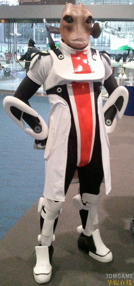 Cosplay也不易 小编带你看技术活