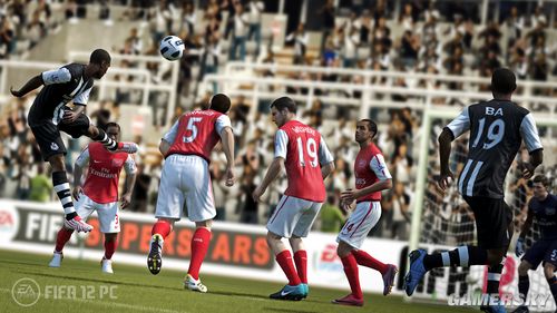 《FIFA 12》发布新截图 9月底登岸三大平台首页
