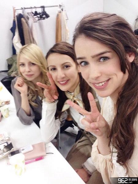 《合金装备5:幻痛》静静幕后视频私房照