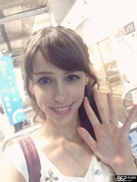 《合金装备5:幻痛》静静幕后视频私房照